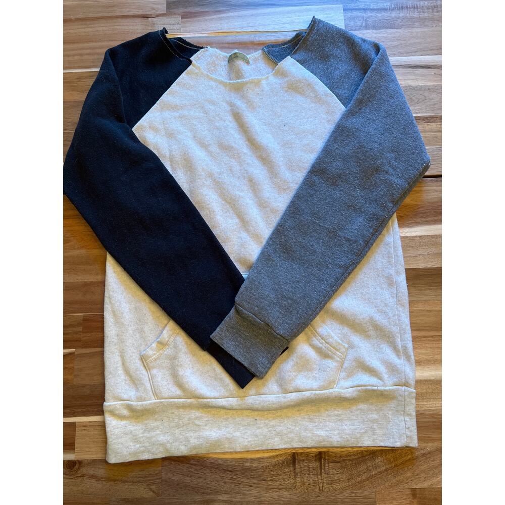 Alternative earth size XL sweatshirt 50% polyester 46% cotton 4% rayon